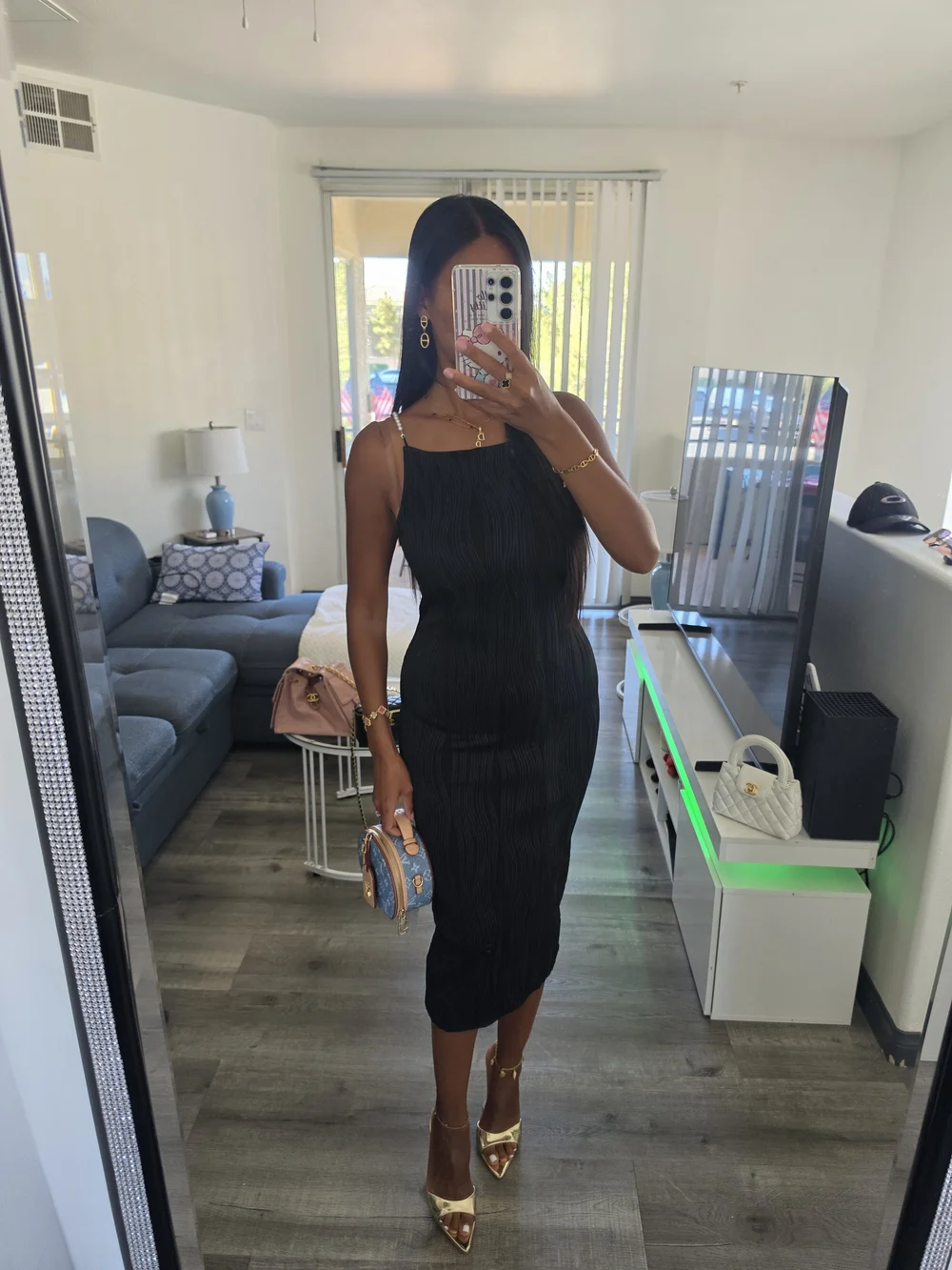 Sleek Black Midi Bodycon Dress - Picture 12 of 17